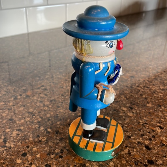 Vintage Wizard Of Oz Kurt Adler Nutcracker 6.75 Scarecrow Guard Uniform - Picture 5 of 6